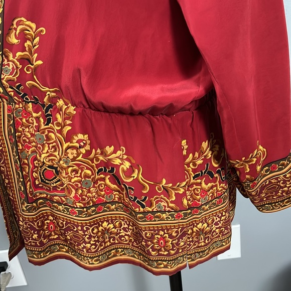 Vintage red silk elastic band waist collared button down gold print shirt sz M - Picture 8 of 17